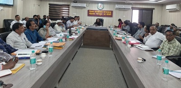 राज्य स्तर पर खराब रैंकिंग पर कलेक्टर ने नाराजगी जाहिर किया अधिकारियों को रैंकिंग सुधारने दिये कड़ी निर्देश