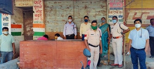 जांजगीर-नैला के 7 प्रतिष्ठानों को  किया गया सील,अनावश्यक घूमने वालों पर 3,800 रूपये की चालानी कार्यवाही
