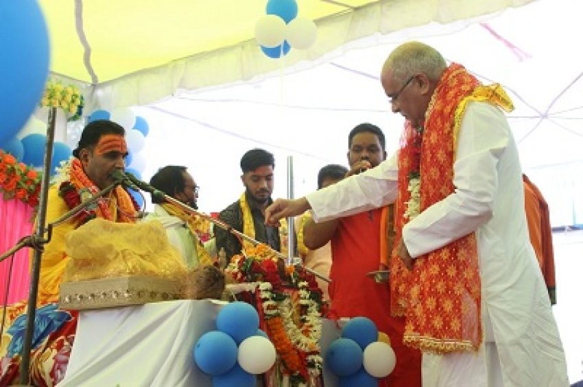 रायपुर : खपरी मढ़ी में आयोजित श्रीमद् देवी भागवत सप्ताह यज्ञ कार्यक्रम में पहुंचे मुख्यमंत्री