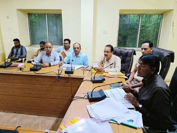 सड़को में भीख मांगने वाले,लावारिश मानसिक रूप से कमजोर व  बुजुर्गों महिला व पुरुषों का सर्वे करने के लिए निर्देशित किया