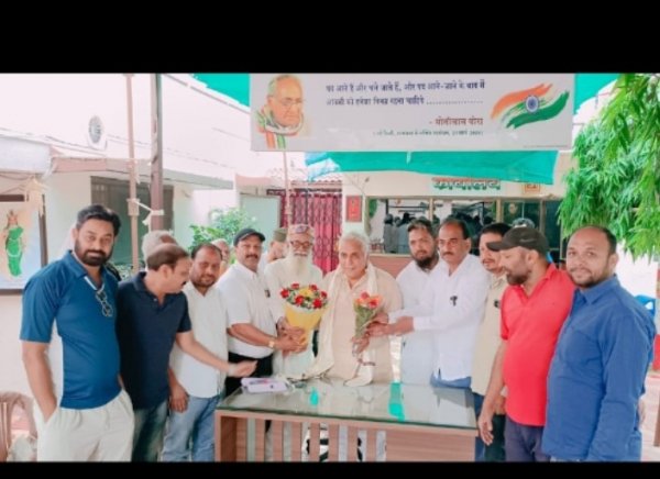 सामुदायिक भवन हेतु 50 लाख रुपए मंजूर करने पर दुर्ग मुस्लिम समाज ने मुख्यमंत्री भूपेश बघेल एवं विधायक अरुण वोरा का हृदय से आभार माना --
