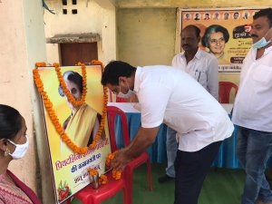 इंदिरा को प्रणाम कर महापौर देवेंद्र ने बांटे  कंबल और राशन ,पूर्व प्रधानमंत्री श्रीमती इंदिरा गांधी जी के जीवन पर डाला प्रकाश
