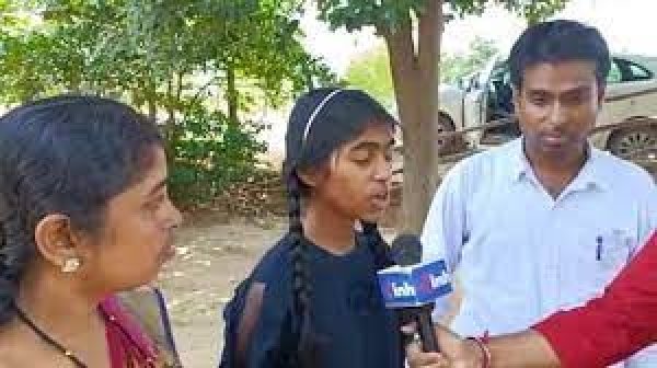 हाई स्कूल में रायगढ़ की सुमन पटेल और कांकेर की सोनाली बाला ने किया टाप
