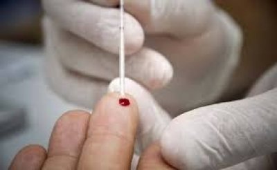 ब्लड बैंकों में खून की भारी कमी, शिवसेना की अपील- 'तुम खून दो, मैं चिकन या पनीर दूंगा!'