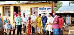*शिव मंदिर वार्ड के पार्षद निर्मल पाणिग्राही ने बाटी खाद्यान्न सामग्री*