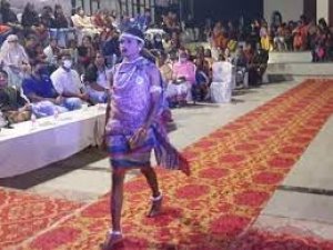 कलागुड़ी में आयोजित ओपन माइक और फैशन शो में बस्तर की प्रतिभा को देख मुग्ध हुए अतिथि