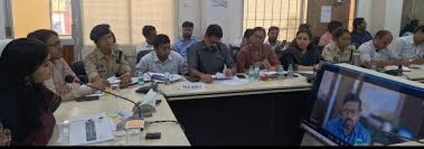 सारंगढ़-बिलाईगढ़ में विकास कार्यों की गहन समीक्षा प्रभारी सचिव हिमशिखर गुप्ता ने वीसी के जरिए परखी जमीनी हकीकत