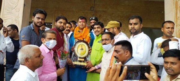 तेलघानी बोर्ड के प्रथम अध्यक्ष संदीप साहू का जनपद सभापति ओमप्रकाश साहू के नेतृत्व में भव्य स्वागत