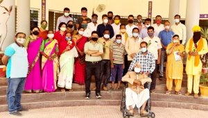 कोविड -19 का टीका लगवाने हेतु लोगो को प्रेरित कर भाजपा नगर मंडल जगदलपुर की अनोखी पहल