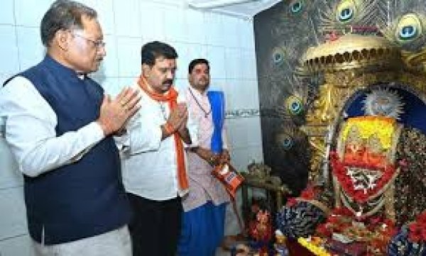 मुख्यमंत्री विष्णु देव साय ने माता कौशल्या की पूजा-अर्चना कर प्रदेशवासियों की सुख-समृद्धि की कामना की