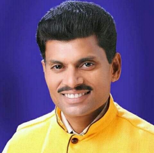 *युवाओं के हक को दबाकर कैसे गढ़ेंगे नवा छत्तीसगढ़ - दिनेश देवांगन*