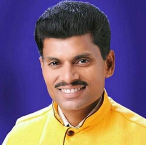 *युवाओं के हक को दबाकर कैसे गढ़ेंगे नवा छत्तीसगढ़ - दिनेश देवांगन*