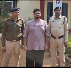 वेस्टइंडीज&ndash;जिंबाब्वे मैच पर ऑनलाइन सट्टा: धमतरी पुलिस ने 19 वर्षीय सटोरिए को रंगे हाथ दबोचा, 17 लाख की संपत्ति जब्त