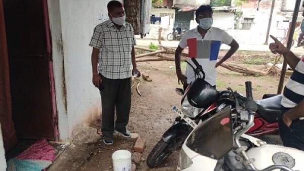 8 जगहों से लिया सैंपल ,टाउनशिप में बीएसपी नहीं ली सूध, निगम आयुक्त ने घर पहुंच देखी पेयजल व्यवस्था