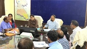 स्कूलों एवं शिक्षकों के युक्तियुक्तकरण के संबंध में कलेक्टर ने ली बैठक
