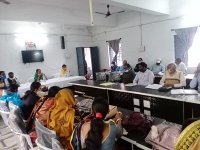 जिला पंचायत अध्यक्ष गीता घासी साहू ने समीक्षा बैठक लिया