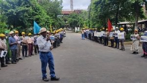 प्लेट मिल में सुरक्षा सजगता रैली का आयोजन