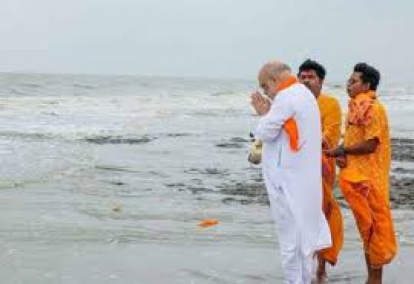 गंगासागर में गृहमंत्री अमित शाह ने अमर शहीदों को दी श्रद्धांजलि, कपिल मुनि आश्रम में की पूजा-अर्चना
