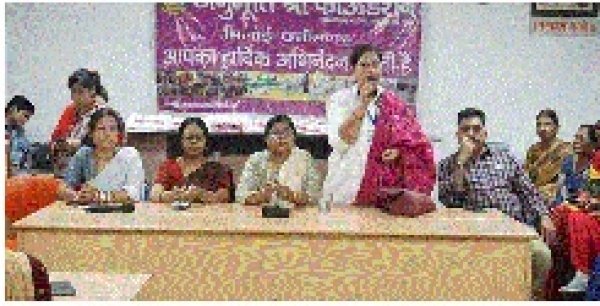 निगम सभागार में हुआ महिला कर्मियों के लिए एक कदम महिला स्वास्थ्य की ओर कार्यक्रम