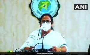 'मुख्यमंत्रियों को पुतला बनाकर बिठाए रहे PM मोदी', मीटिंग में नहीं बोलने देने पर बरसीं ममता बनर्जी