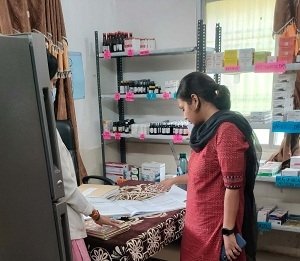 कलेक्टर ममगाईं ने किया भाटपाल के प्राथमिक स्वास्थ्य केन्द्र, आंगनबाड़ी और छात्रावास का औचक निरीक्षण