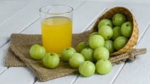 आंवला जूस का सेवन कब और कितनी मात्रा में करना चाहिए, आयुर्वेद के अनुसार जानें फायदे