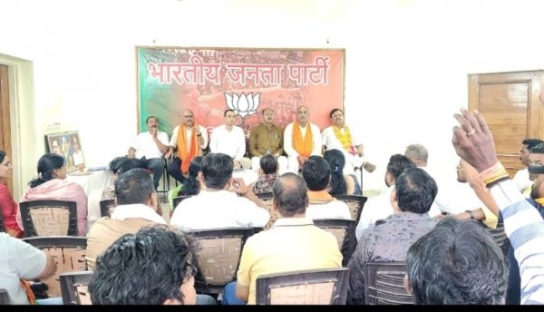 *दुर्ग विधानसभा की बैठक लेंगे प्रदेश प्रभारी ओम माथुर :: दुर्ग ग्रामीण विधानसभा की बैठक की जिम्मेदारी प्रदेश अध्यक्ष अरुण साव को*