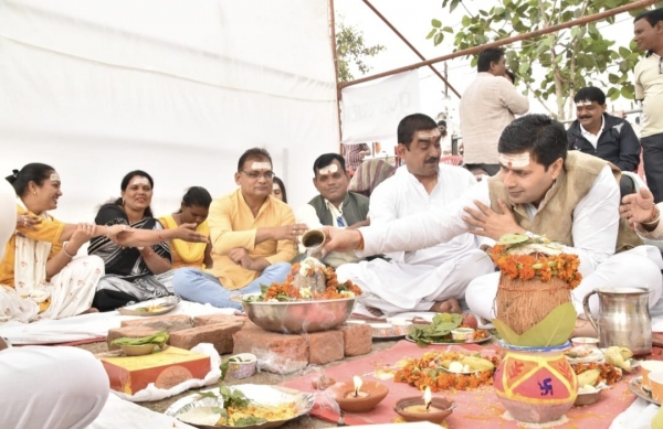 महाशिवरात्रि पर शिवनाथ तट पर हुआ रुद्राभिषेक,महापौर ने की शहर के सुख समृद्धि की प्रार्थना.....