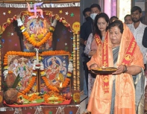 राज्यपाल विजयादशमी के अवसर पर शस्त्र पूजा में हुई शामिल