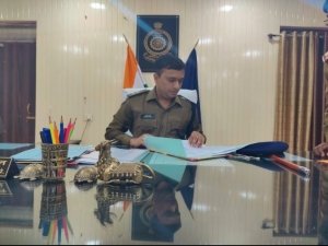 पुलिस अधीक्षक&nbsp; दिव्यांग पटेल (भापुसे.) ने लिया कोंडागांव जिले के पुलिस अधीक्षक का चार्ज