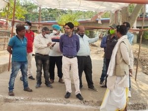 तैयारियों का आयुक्त ने शिवनाथ तट जाकर किया अवलोकन