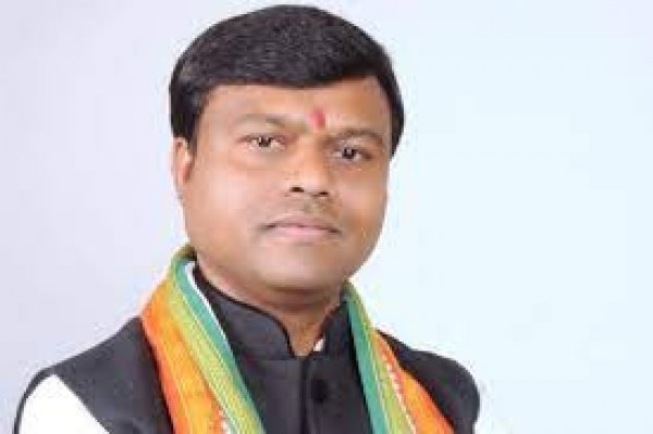 30 साल पुराने मामले में ऐन चुनाव के वक्त कांग्रेस का बैंक खाता जप्त करना अलोकतांत्रिक है : दीपक बैज