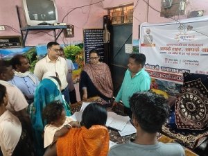 जिले के प्रभारी सचिव जय प्रकाश मौर्य ने सुशासन तिहार का जायजा लिया