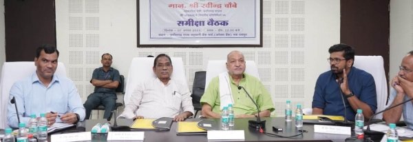 किसानों को मांग अनुरूप मिले खाद: सहकारिता मंत्री रविन्द्र चौबे  इस वर्ष अब तक 86 एटीएम स्थापित ,सहकारिता मंत्री द्वारा विभाग के काम-काज की समीक्षा