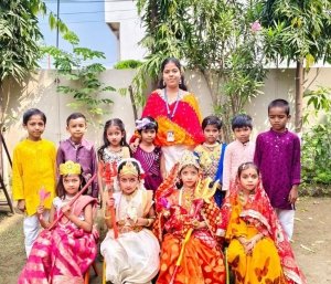 कृष्णा पब्लिक स्कूल में नन्हे बच्चों ने माता रानी के स्वरूपों से मोहा मन आरोही सोनी सहित बाल कलाकारों की भावपूर्ण प्रस्तुति ने माहौल को बनाया भक्तिमय