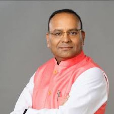 बटोगे तो कटोगे के बाद, चाटने और काटने की बात, आरोप प्रत्यारोप का दौर शुरू