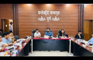 स्व सहायता समूह की दीदियों को पैरा के यूरिया उपचार का दिया जाएगा प्रशिक्षण - कलेक्टर दुर्ग