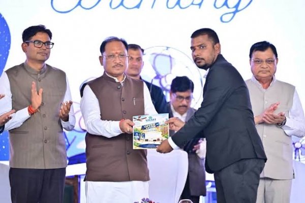 मुख्यमंत्री विष्णु देव साय ने यश फैन्स एंड एप्लायंसेस की नई औद्योगिक इकाई का किया भूमिपूजन, नवचयनित युवाओं को सौंपे नियुक्ति पत्र