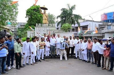 कांग्रेस ने सभी जिलों में ईडी और भाजपा सरकार का पुतला फूंका