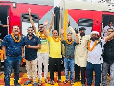 अमरनाथ यात्रा के लिए आज दुर्ग स्टेशन से शिवभक्‍तों का पहला जत्‍था रवाना ....