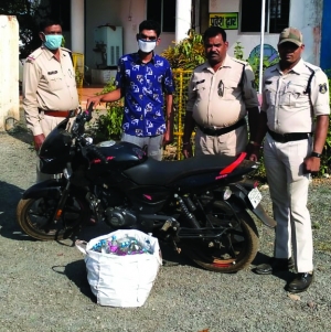 अवैध शराब विक्रेता पर रेड कार्यवाही, आरोपी गिरफ्तार