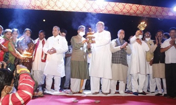 राजिम माघी पुन्नी मेला का विधानसभा अध्यक्ष डॉ. चरणदास महंत ने किया शुभारंभ
