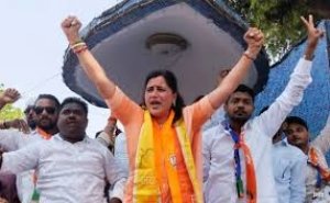 बीजेपी नेता नवनीत राणा का लास्ट मिनट नॉमिनेशन ड्रामा, किसी फिल्मी कहानी जैसा