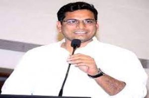 विधायक देवेंद्र यादव की पहल से सेक्टर 9 मैदान में बन रहा फुटबॉल ग्राउंड,90 प्रतिशत कार्य हुआ पूरा, जल्द होगा लोकार्पण