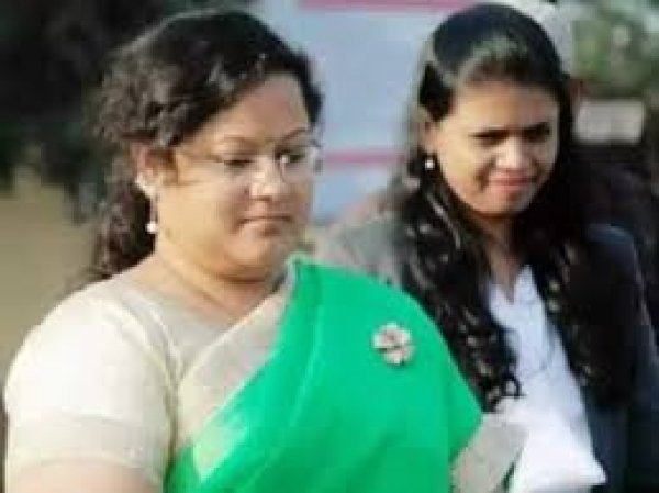 छत्तीसगढ़ EOW की बड़ी कार्रवाई: पूर्व डिप्टी सेक्रेटरी सौम्या चौरसिया की 8 करोड़ की बेनामी संपत्ति कुर्क