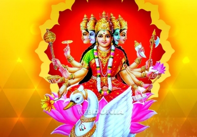 गायत्री मंत्र के हैं तीन अर्थ, जानिए इसकी शक्ति का राज