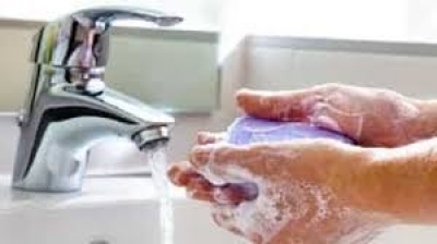 कोरोना से बचना है तो बार-बार अपने हाथों को धोएं