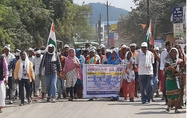बस्तर से रायपुर के लिए निकली संवैधानिक पद यात्रा गुरुवार को कांकेर से गुजरी ...