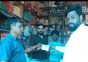 प्रतिबंधित प्लास्टिक के खिलाफ निगम की सख्ती, इंदिरा मार्केट की 5 दुकानों पर कार्रवाई ,पांच दुकानदारों से ₹4,900 जुर्माना वसूला, दोबारा उल्लंघन पर कड़ी कार्रवाई की चेतावनी