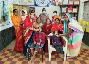 *पोलियो दिवस के अवसर पर पार्षदों ने पल्स पोलियो दवा की खुराक पिलाकर अभियान की शुरुआत की